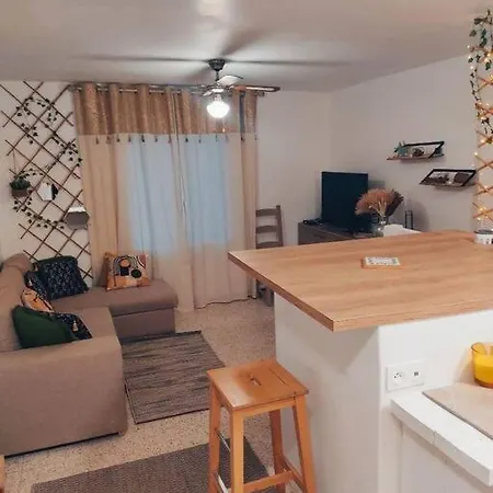 Maison De Village Type 2 Appartement *