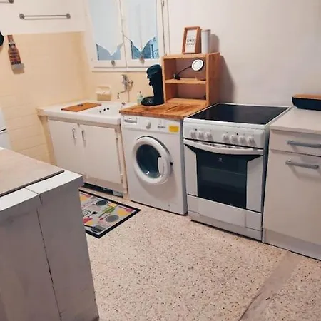 Maison De Village Type 2 Appartement *